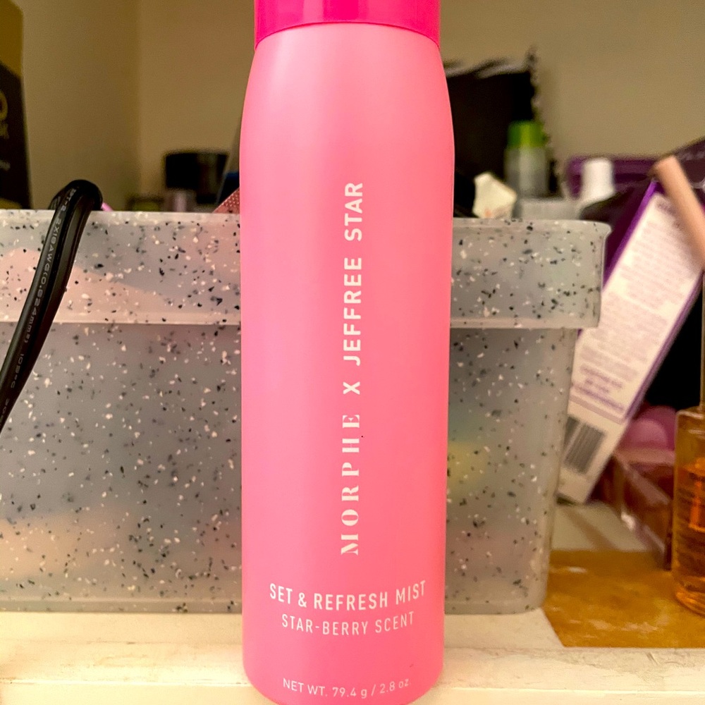J ⭐️ Set and Refresh spray